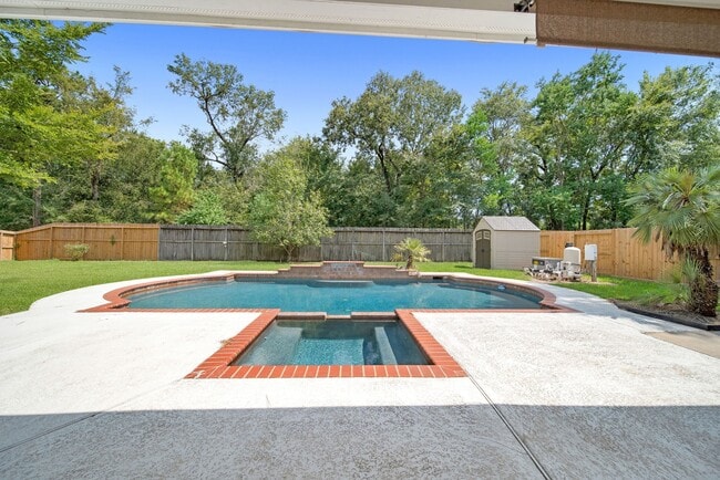 property at 135 Fairwind Trail Dr