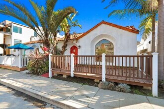 5768 Campo Walk in Long Beach, CA - Building Photo - Building Photo