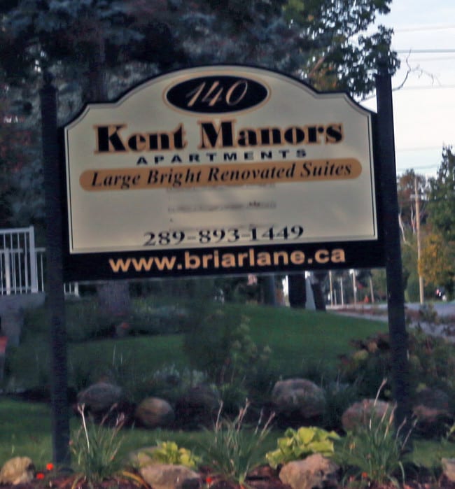 Kent Manors Apartment in Whitby, ON - Building Photo - Building Photo