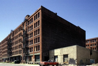 Midway Studios in Boston, MA - Foto de edificio - Building Photo