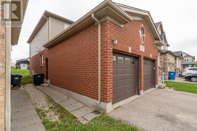 39 Deshane St in Guelph, ON - Building Photo - Building Photo