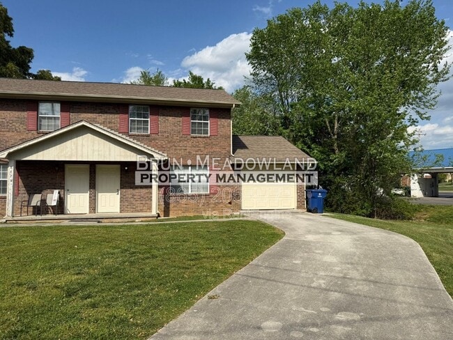 8676 Tervada Dr in Knoxville, TN - Building Photo - Building Photo