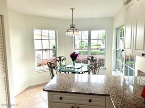 2505 Sailors Way in Naples, FL - Foto de edificio - Building Photo