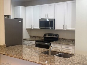 7776 Bristol Cir in Naples, FL - Building Photo - Building Photo