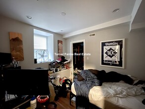 721 Parker St, Unit 2 in Boston, MA - Building Photo - Building Photo