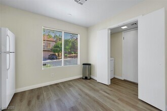 1713 Empire Mine Dr in Henderson, NV - Building Photo - Building Photo