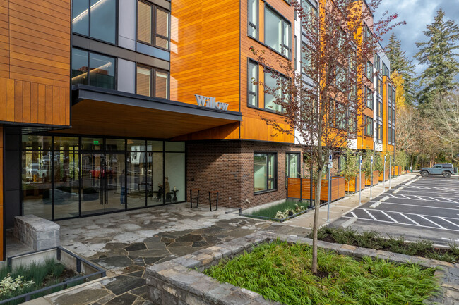 Willow in Lake Oswego, OR - Foto de edificio - Building Photo