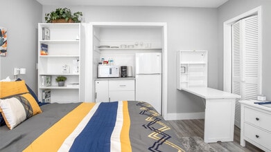 1400 NE 14th St, Unit 1402 B in Fort Lauderdale, FL - Building Photo - Building Photo