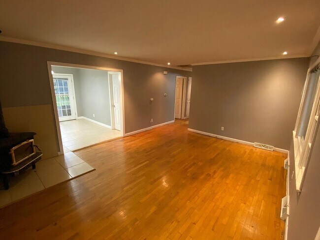 1912 S Weaver Ave in Springfield, MO - Building Photo - Building Photo