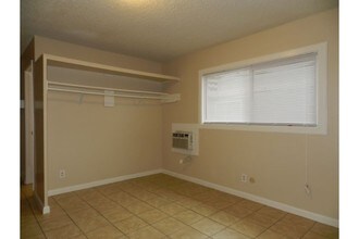3441-3445 Altos Ave in Sacramento, CA - Foto de edificio - Building Photo
