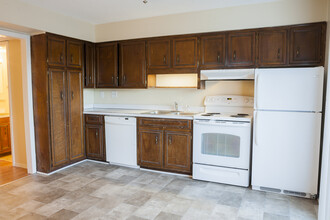 1805 King College Rd, Unit C8 in Bristol, TN - Building Photo - Building Photo