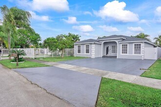 13269 SW 278th St in Homestead, FL - Building Photo - Building Photo