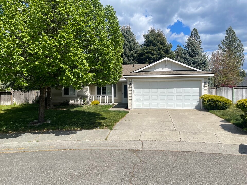 1635 W Monet Dr in Coeur d'Alene, ID - Building Photo