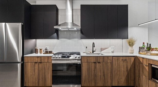 515 N St Clair St in Chicago, IL - Foto de edificio - Building Photo