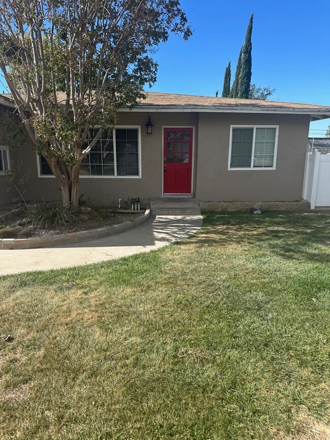 1054 Brady Ln in Calimesa, CA - Building Photo - Building Photo