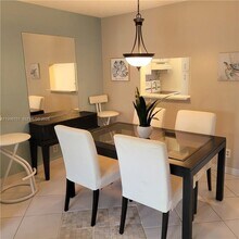3774 Inverrary Blvd in Lauderhill, FL - Foto de edificio - Building Photo