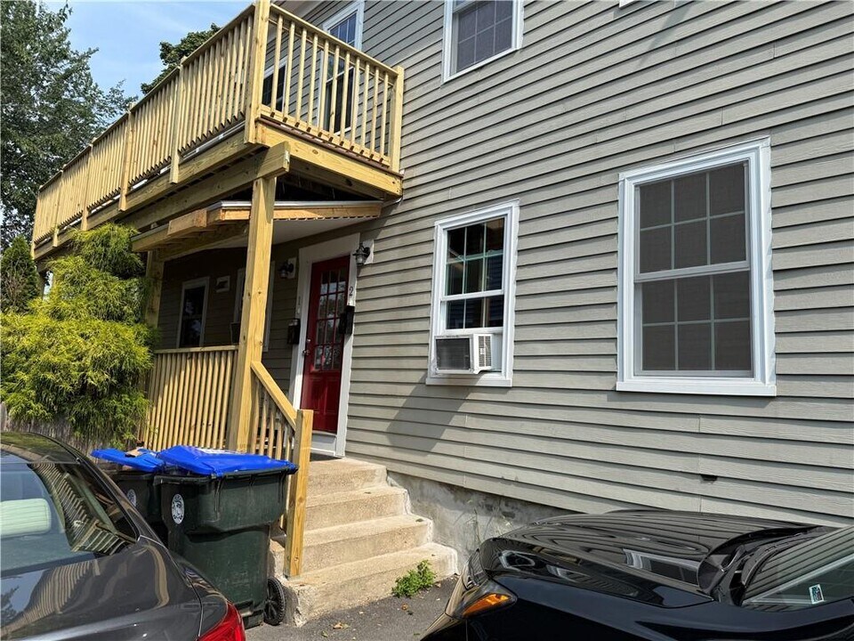40 Tecumseh St in Providence, RI - Building Photo