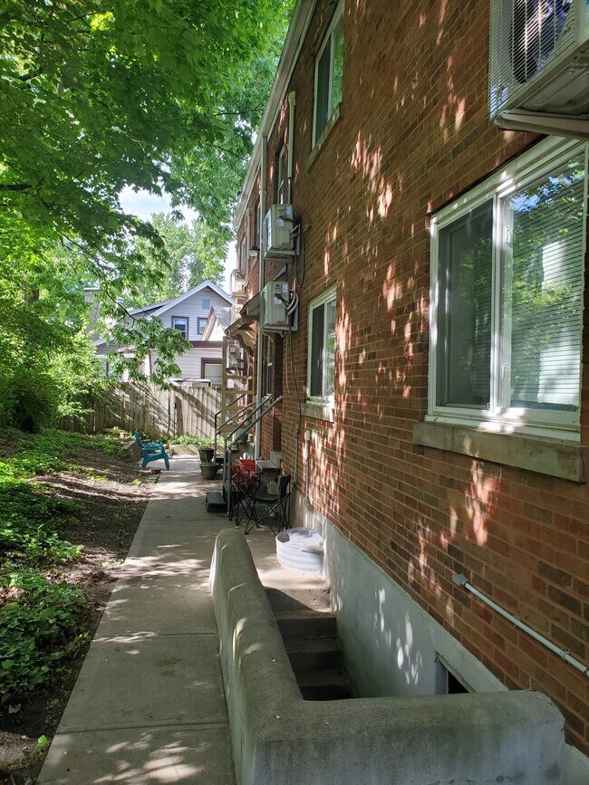 3703 Woodland Ave in Cincinnati, OH - Building Photo - Building Photo