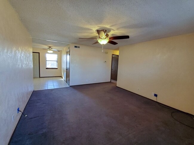 1218 Whispering Glen St in Tecumseh, OK - Building Photo - Building Photo