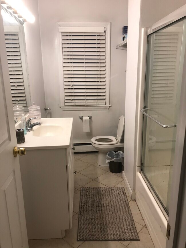 68 Edenfield Ave, Unit #2 in Watertown, MA - Building Photo - Building Photo