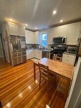 305 Highland Ave, Unit #3 in Somerville, MA - Foto de edificio - Building Photo