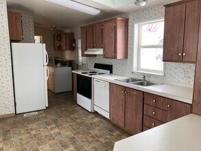 255 NW Golden Hills Dr, Unit #34 in Pullman, WA - Building Photo - Building Photo