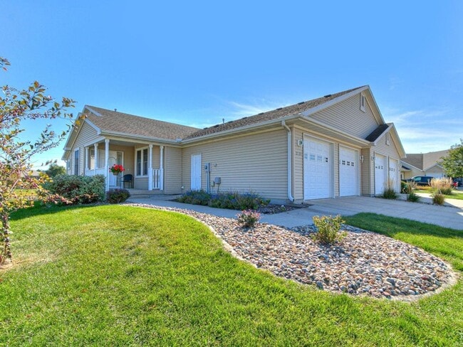 2820 Buckingham Ct in Ames, IA - Building Photo - Building Photo