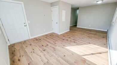 5661 Quincy St, Unit 5611 quincy street in Mounds View, MN - Foto de edificio - Building Photo