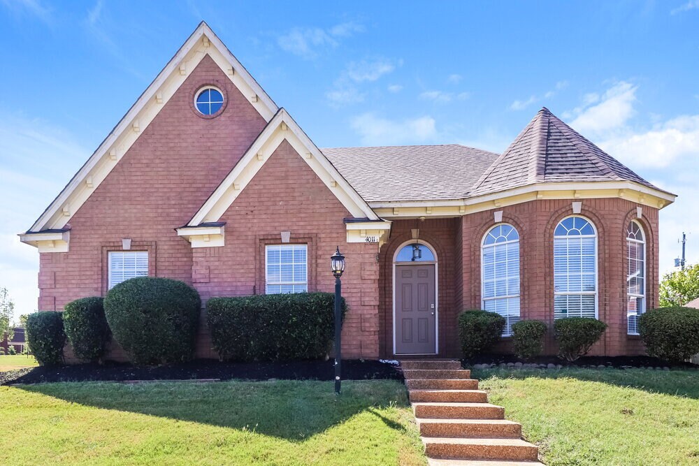 4011 Chesapeake Way in Memphis, TN - Foto de edificio