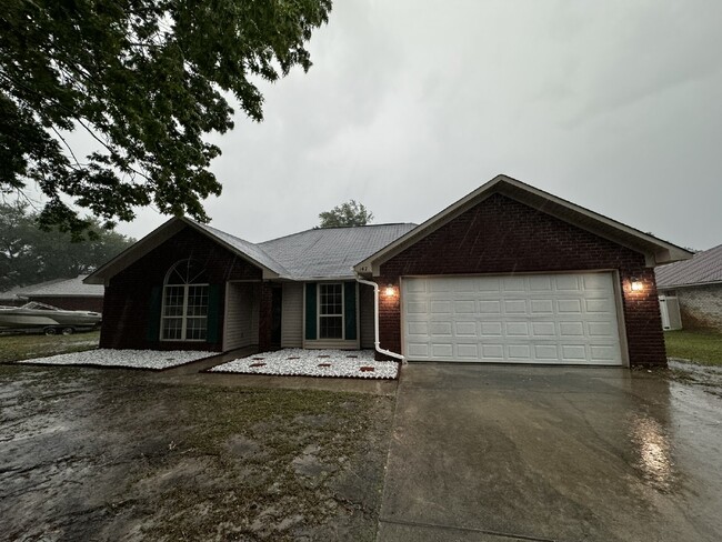 property at 147 Wayfair Ln