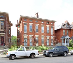 609-613 Oak St Apartments