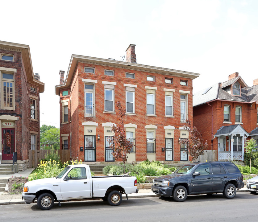 609-613 Oak St in Columbus, OH - Building Photo