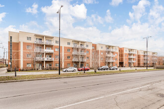 Résidence Lionel-Bourdon in Montréal, QC - Building Photo - Building Photo