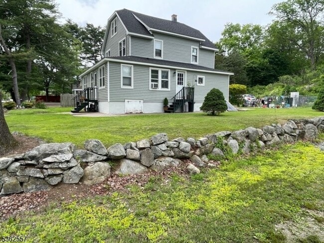 24 Colfax Ave in Wanaque, NJ - Building Photo - Building Photo