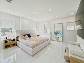927 SW 18th Ave in Miami, FL - Building Photo - Building Photo
