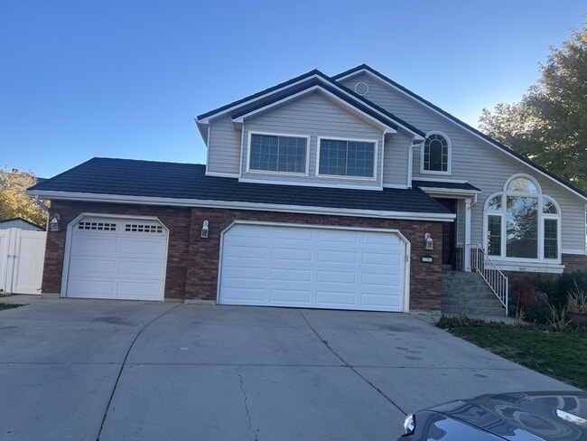 11562 Cherry Knoll Cir in Sandy, UT - Building Photo - Building Photo