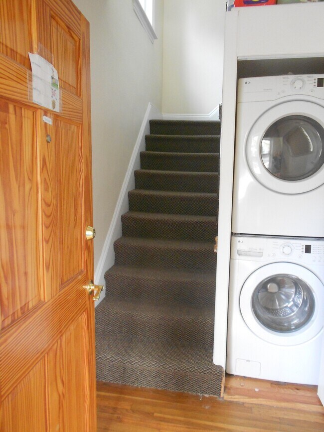 65 Fairbanks St, Unit 2 in Boston, MA - Building Photo - Building Photo