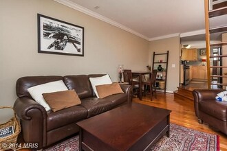 825 S Linwood Ave in Baltimore, MD - Foto de edificio - Building Photo