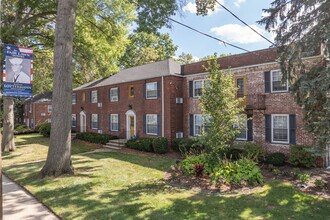 Bergen Properties in Fair Lawn, NJ - Foto de edificio - Building Photo