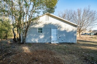 512 10th Ave in Pleasant Grove, AL - Foto de edificio - Building Photo