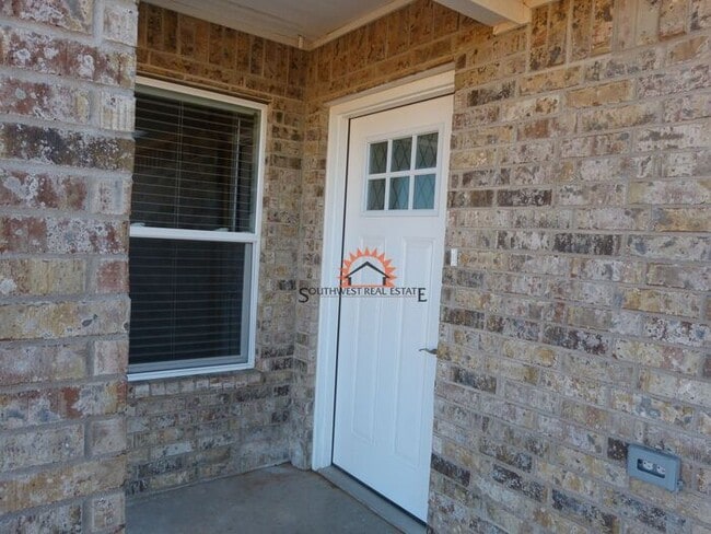 1313 Mission Dr in Clovis, NM - Foto de edificio - Building Photo