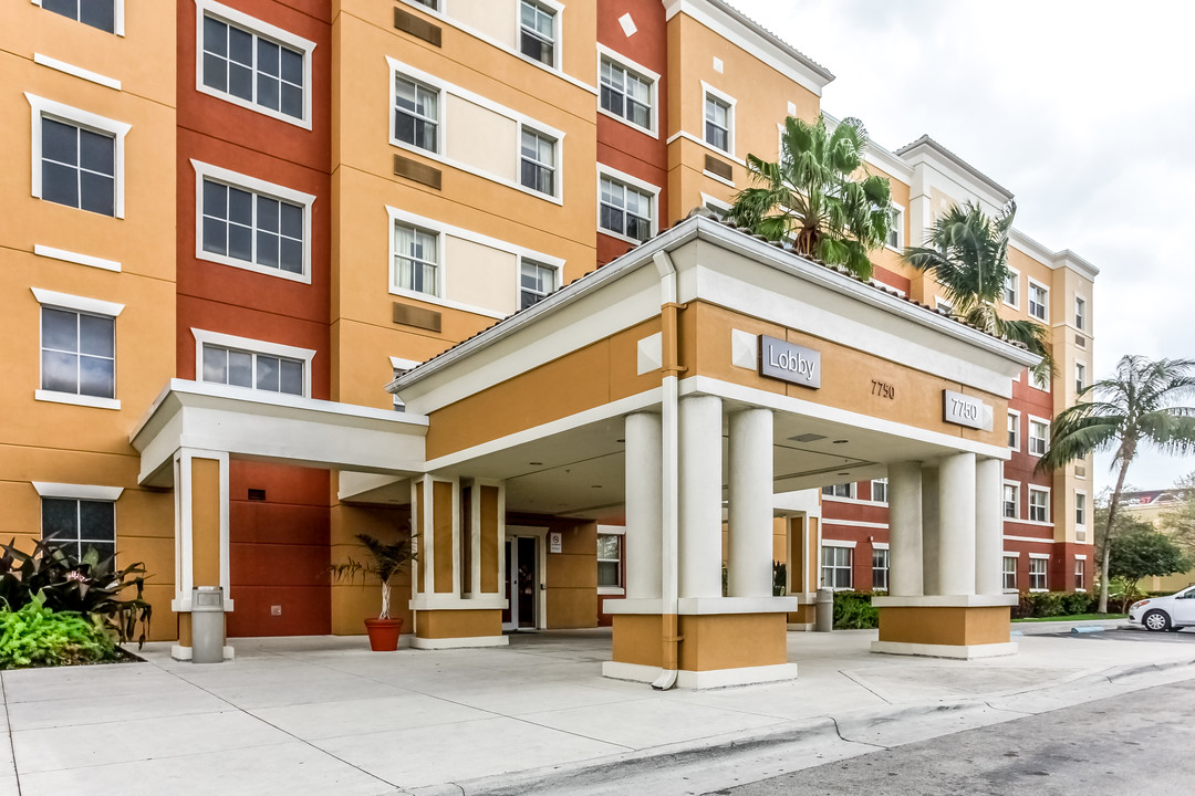 Extended Stay America in Doral, FL - Building Photo