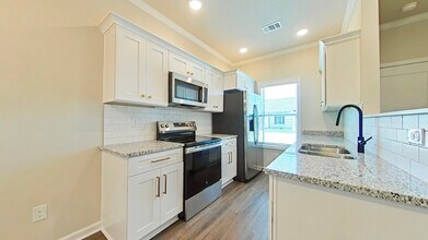 5076 Samuel Rd in Grovetown, GA - Building Photo - Building Photo