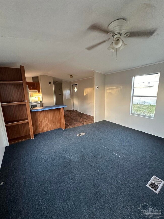 5675 Saufley Field Rd in Bellview, FL - Building Photo - Building Photo