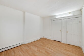 572 West Side Ave in Jersey City, NJ - Building Photo - Building Photo