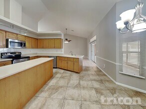 13530 Coronado Dr in Spring Hill, FL - Foto de edificio - Building Photo