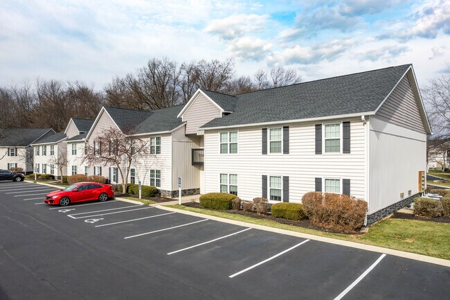 Lake Club in Lewis Center, OH - Foto de edificio - Primary Photo