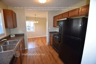 724 W James St in Villa Park, IL - Foto de edificio - Building Photo