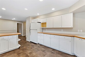 5459 Hannegan Rd in Bellingham, WA - Building Photo - Building Photo