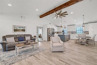 33 Windmill Dr in Tioga, TX - Building Photo - Building Photo